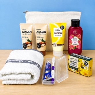 여행용세면도구 LG 샴푸+바디워시+비누+클렌징폼+치약+칫솔+휴대용케이스+과일나라 샴푸+컨디셔너+피에르가르뎅 타올+에코파우치